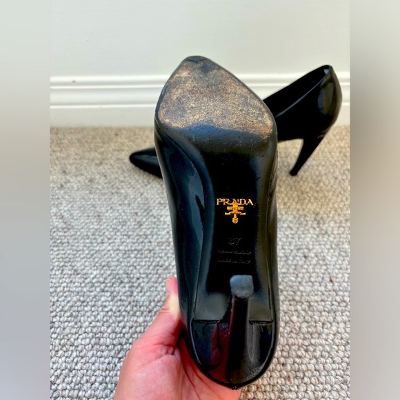 Authentic Prada pumps - Picture 4 of 4